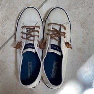 Sperry sneaker